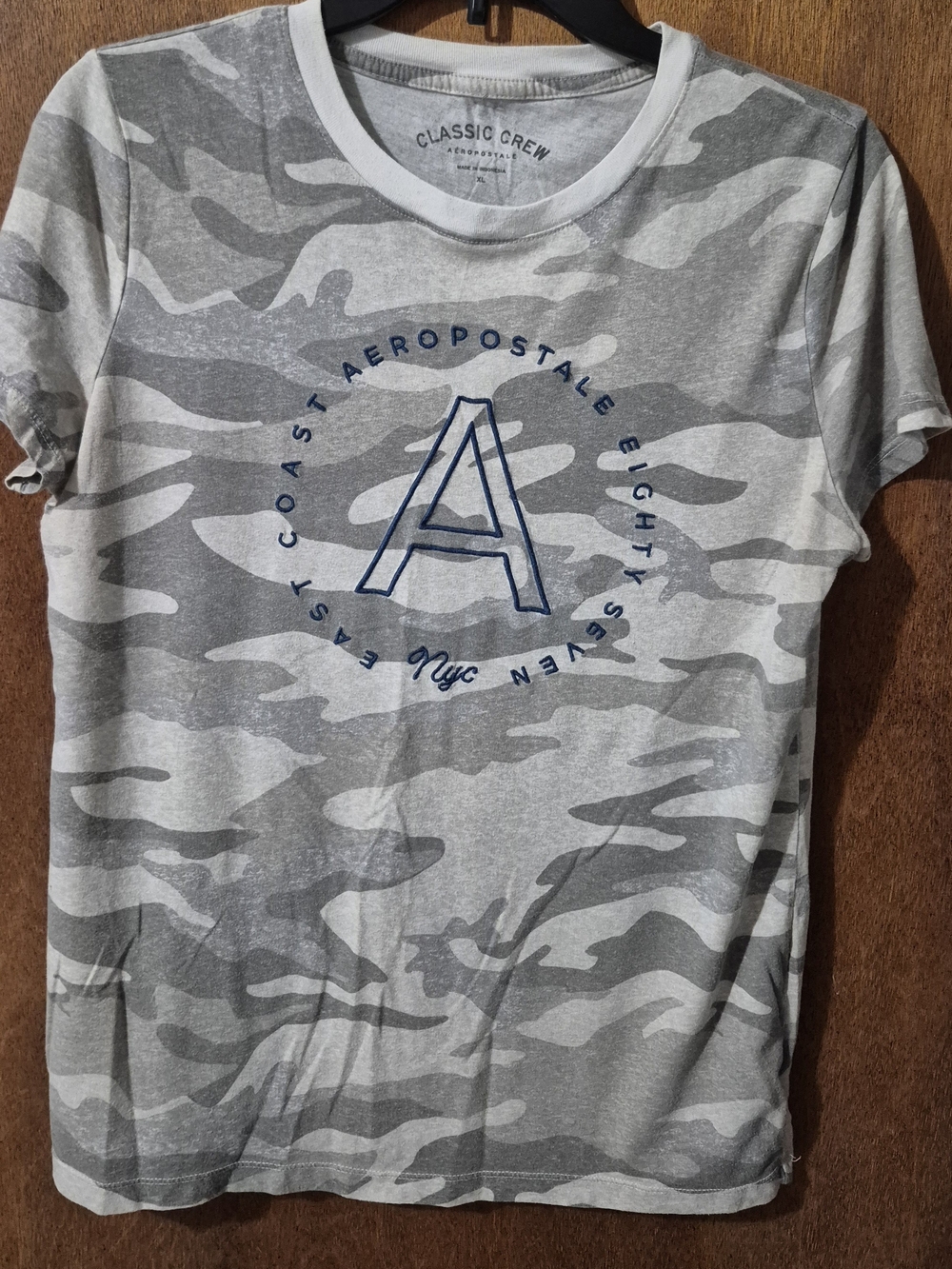 Aeropostale Men’s Gray Camo Logo Tee with Navy Print